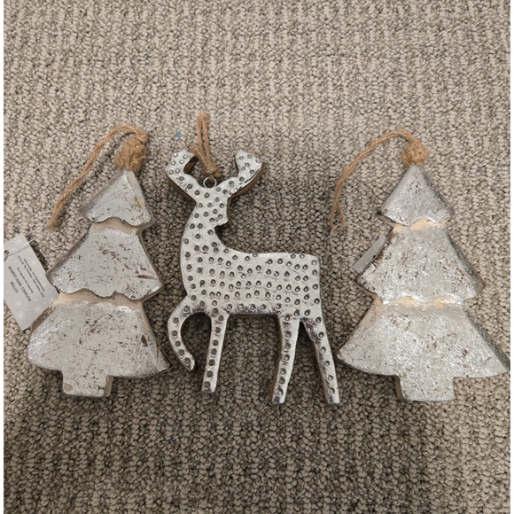 COPY - LOT OF 51 - VARIETY OF BLUE/SILVER CHRISTMAS HOLIDAY DECOR/ORNAMENTS - Picture 6 of 10